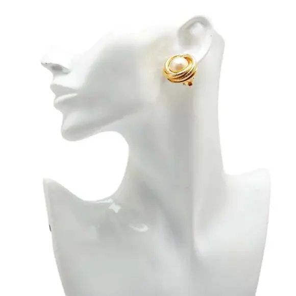 Chanel Vintage Earrings Pearl Gold-Tone #209420C45B - Picture 6 of 6